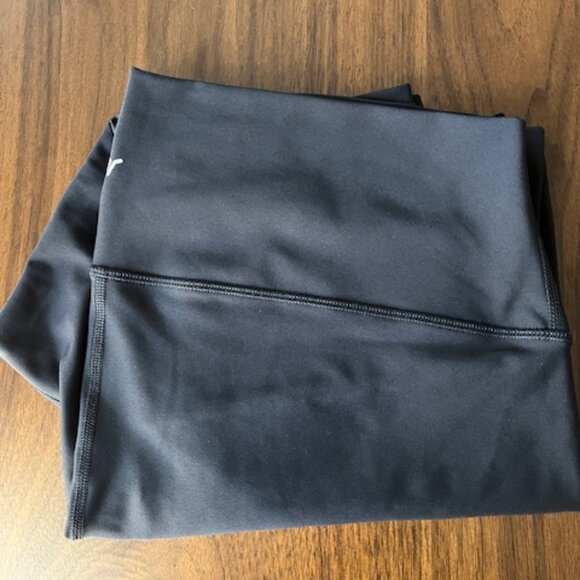 EUC 2X Women’s Old Navy Powersoft Leggings BLACK 7/8 Ankle Length - Picture 1 of 10